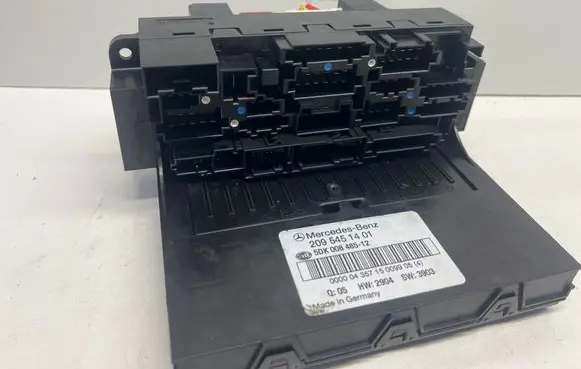 Mercedes-Benz CLK A209 C209 Fuse box set 2095451401 5DK00848512