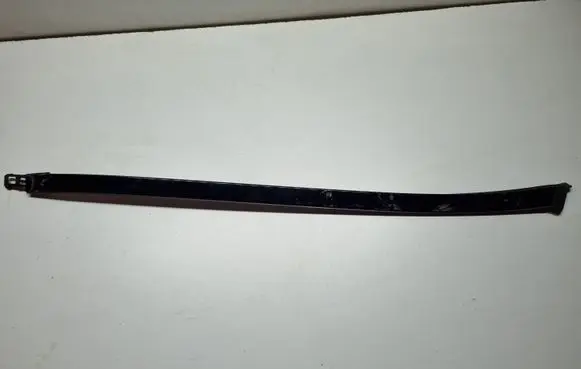 Mercedes-Benz C W204 Windshield trim 0800023