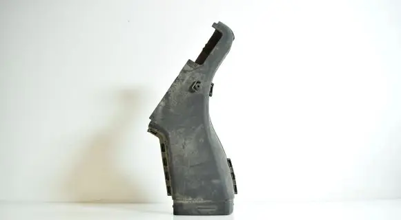 Audi A4 S4 B5 8D Air intake duct part 058129617D