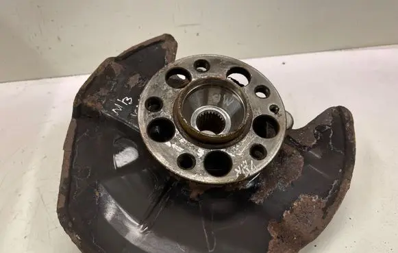 Mercedes-Benz A W169 Front wheel hub