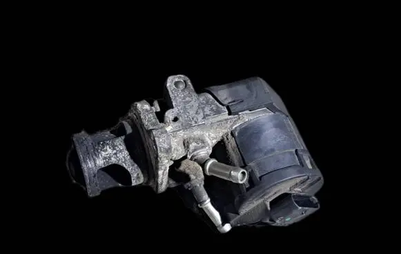 BMW 1 E82 E88 EGR valve cooler 7810871