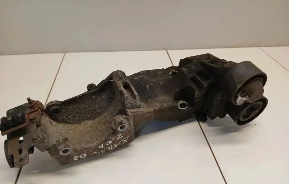 Nissan X-Trail T31 Generator/alternator bracket 8200527320