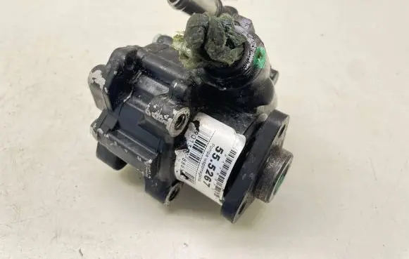 Audi A6 S6 C5 4B Power steering pump 2115373 555267