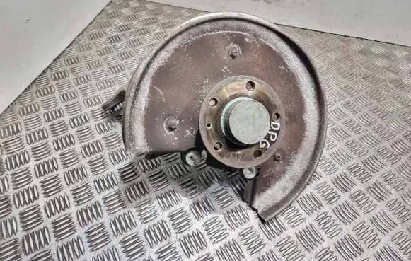 Rear wheel hub