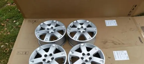 Toyota Avensis Verso R16 alloy rim 