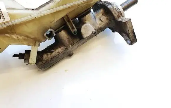 Toyota Corolla E120 E130 Master brake cylinder 3224