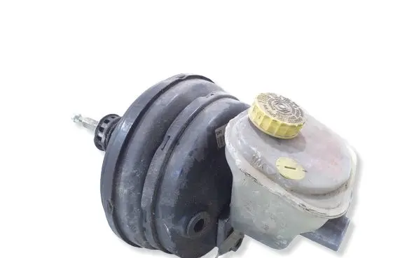 Volkswagen PASSAT B5 Brake booster 4B3612105