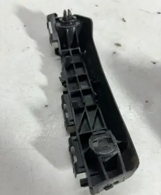 Toyota Yaris Front bumper mounting bracket 525360d090