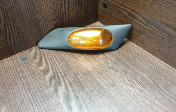Iveco Daily 35 - 40.10 Front fender indicator light 500322578