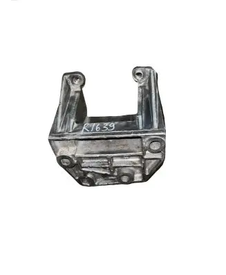 Ford Courier Engine mounting bracket 98FB7M125AF