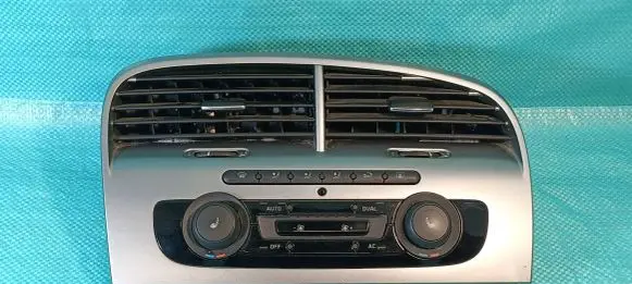 Seat Altea XL Climate control unit 5P0907044Q SW0602 5HB01017011