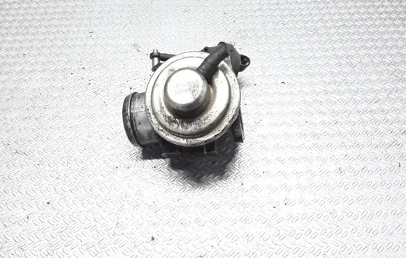 Volkswagen Polo III 6N 6N2 6NF EGR valve 038129637