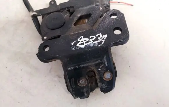 Toyota Avensis T250 Tailgate/trunk/boot lock/catch/latch