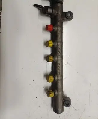 Volvo XC60 Fuel main line pipe 31303612