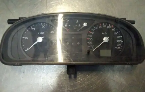 Renault Laguna II Speedometer (instrument cluster) 8200170297 7JE45932
