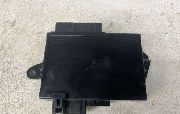 Volvo XC70 Seat control module 30710108