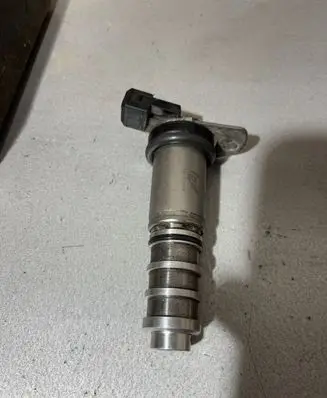 BMW 5 F10 F11 Camshaft vanos timing valve 11368605123