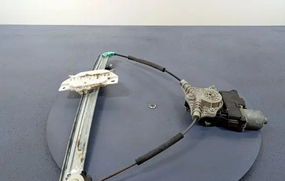 KIA Rio Front door window regulator with motor 82450-H8010