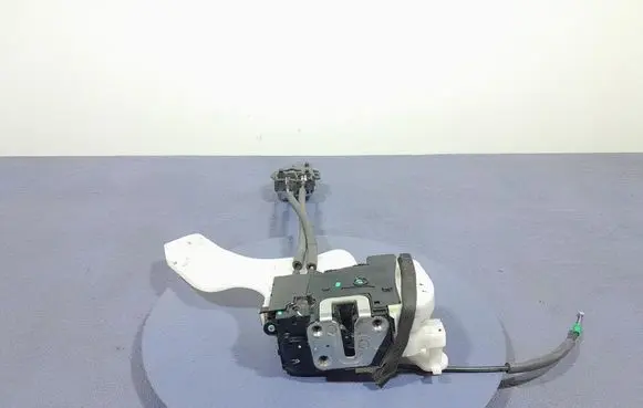 Hyundai ix35 Rear door lock 814202Y010