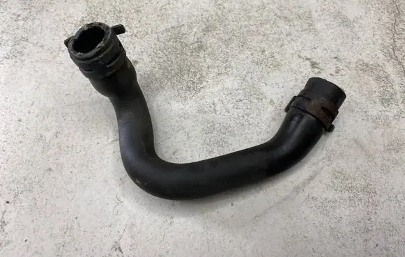 Volkswagen Golf V Engine coolant pipe/hose 1K0121096AQ