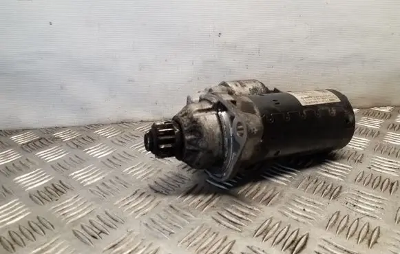 Volkswagen PASSAT CC Starter motor 02M911024C 0001153009