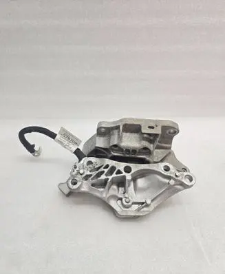 Peugeot 2008 II Engine mount bracket 9824312980