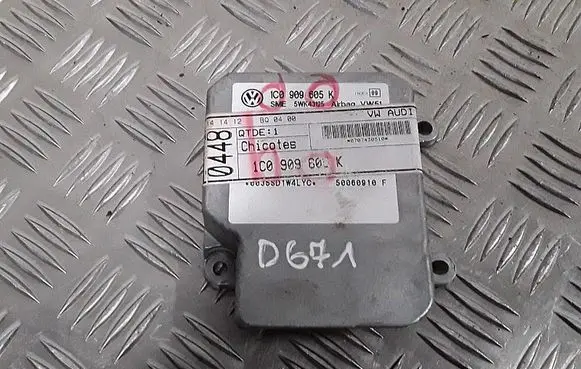 Volkswagen Fox Airbag control unit/module 1c0909605k