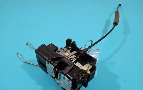 Opel Antara Front door lock IMPRK1400510