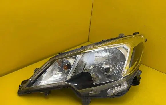 Mitsubishi Space Star Headlight/headlamp 8301D445