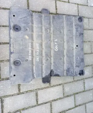 Volkswagen Golf VII Other under body part 5Q0825230 5Q0825229