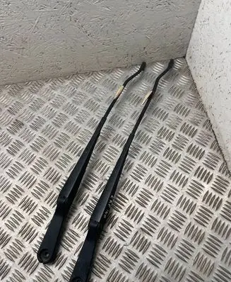 Land Rover Freelander Front wiper blade arm