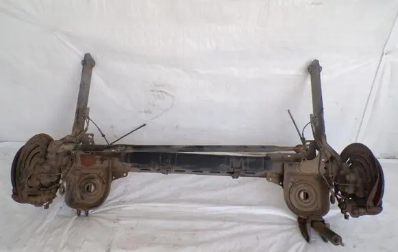 Opel Vivaro Rear axle beam with reductor R555027019R