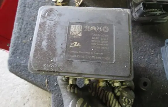 Peugeot 208 ABS Pump 9839933880