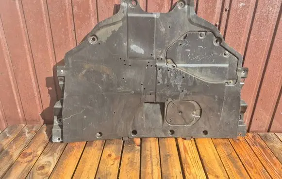 Mazda 6 Engine splash shield/under tray GHR556071