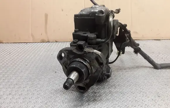 Audi A4 S4 B5 8D Fuel injection high pressure pump 028130115A