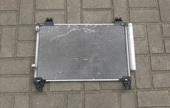 Toyota Yaris A/C cooling radiator (condenser)