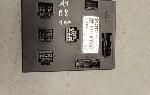 Audi A4 S4 B8 8K Comfort/convenience module 8K0907063DD 04016001