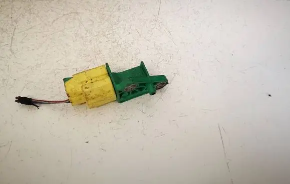 Volkswagen Golf V Airbag deployment crash/impact sensor 1K0909606 1K0909606C
