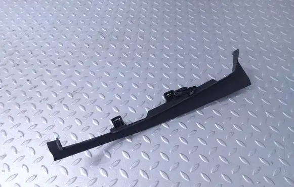 Land Rover Defender Other interior part L8B2025C23A L8B2025C23AC8PVJ LR133411