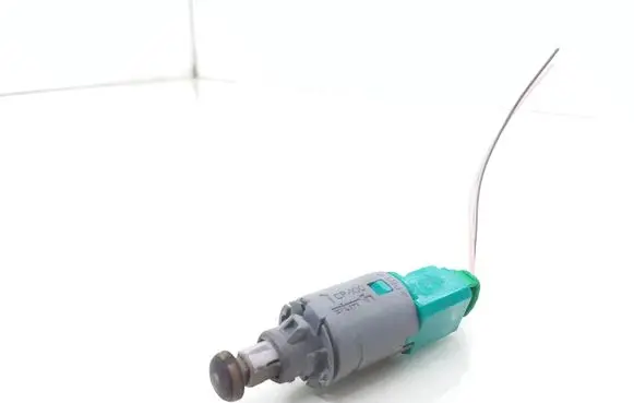 Clutch pedal sensor