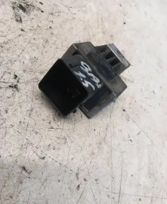 Nissan Qashqai Glow plug pre-heat relay 9640469680