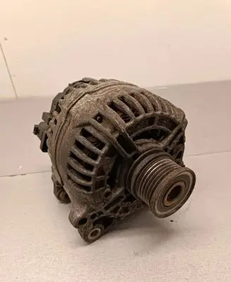 Audi A4 S4 B8 8K Generator/alternator 03G903016E 0124525114