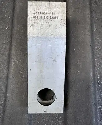 Mercedes-Benz S W222 Radiator mount bracket A2226261331 0081733382886