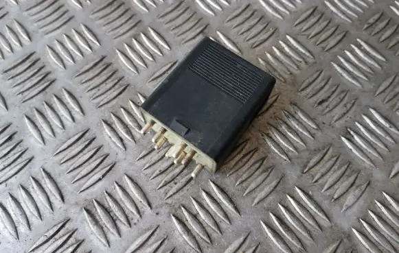 Mercedes-Benz E W124 Other relay 0135454832 898690000