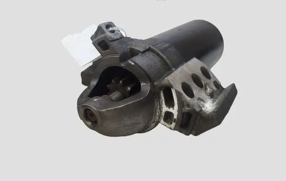 BMW 1 E81 E87 Starter motor 780120303 0001115069