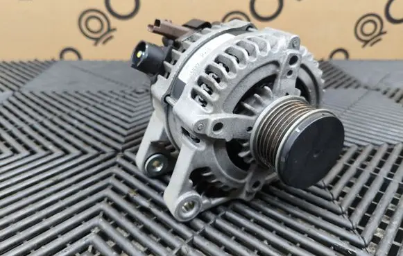 Opel Mokka B Generator/alternator 9835688980