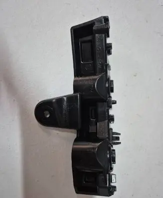 Renault Captur II Front bumper mounting bracket 622237745R