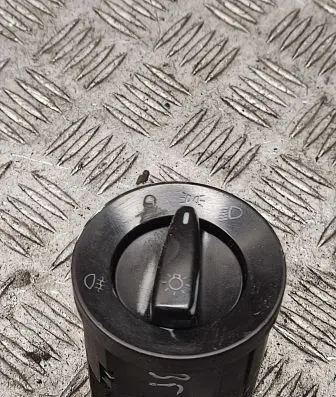 Volkswagen PASSAT B5.5 Light switch