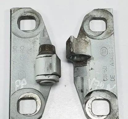 Volvo V70 Front door