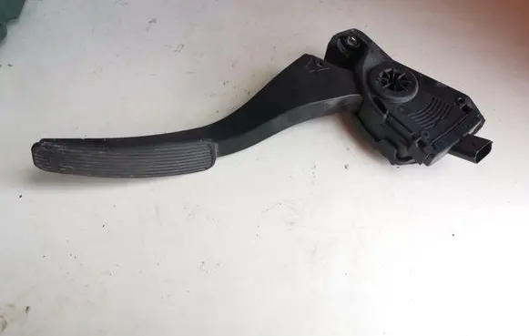 Chrysler Town & Country V Accelerator throttle pedal 05281418AC